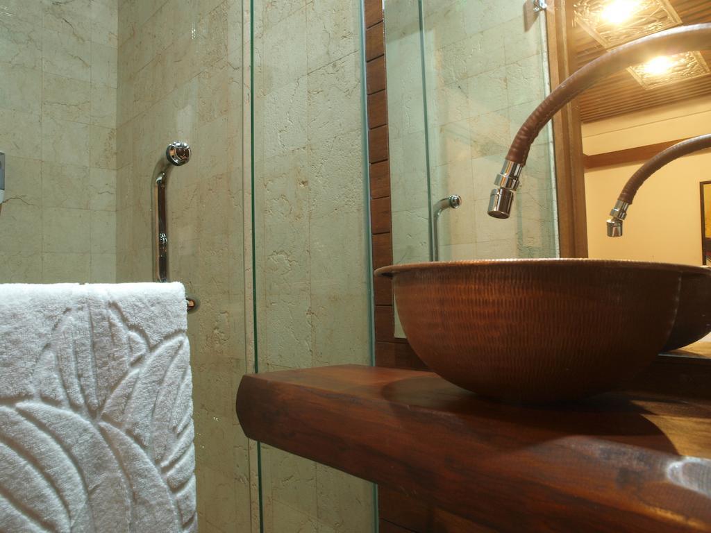 Flores Gallery Hotel Bandung Rum bild
