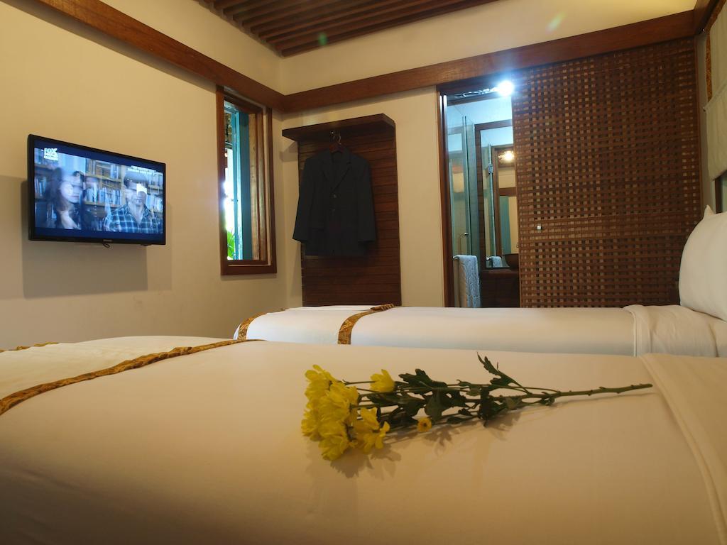 Flores Gallery Hotel Bandung Rum bild
